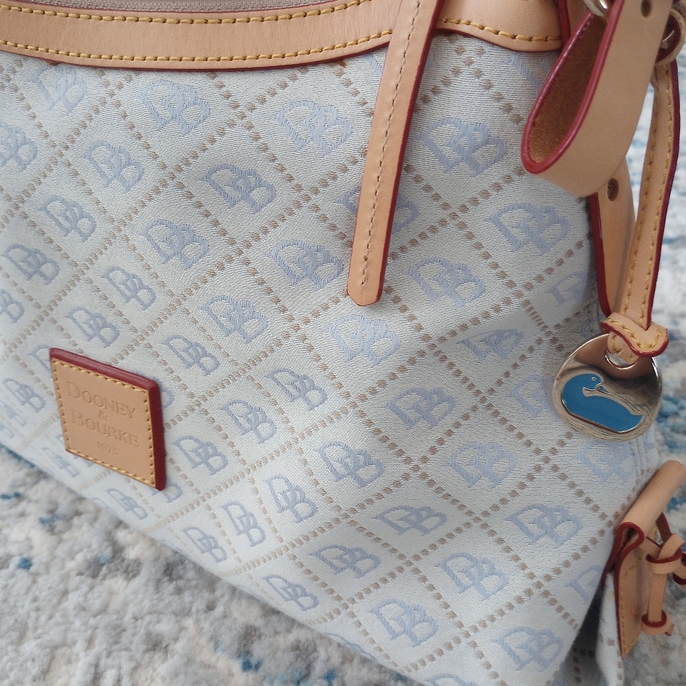 Dooney and Bourke purse and wallet. - Picture 4 of 6